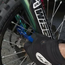 Motion Pro ForkTru™ - Fork Alignment Tool 11 Motion Pro ForkTru™ - Fork Alignment Tool -Motorcycle Riding Equipment Store 08 0412 03 jpeg