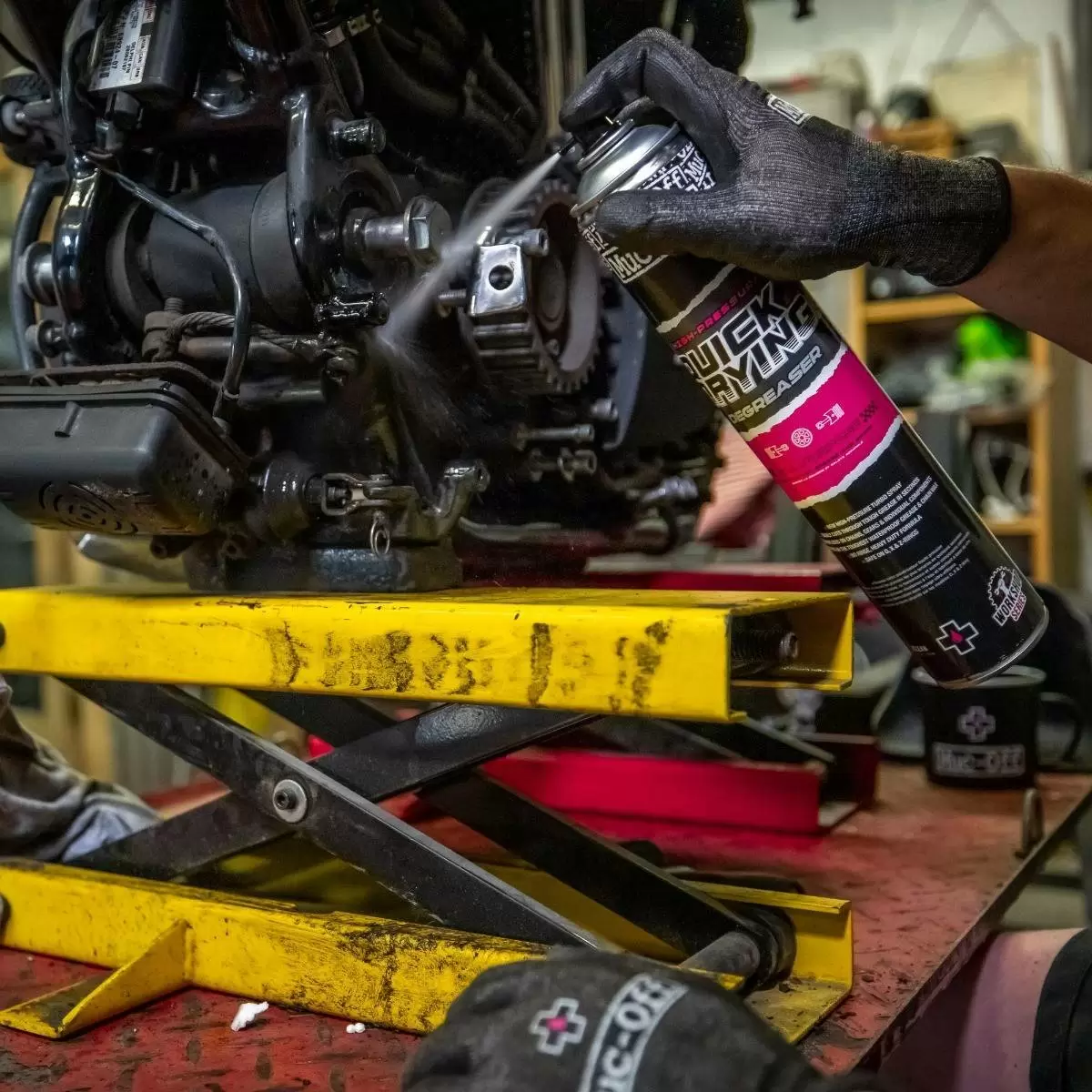 Muc-Off High-Pressure Quick Drying Degreaser - 750ml 6 Muc-Off High-Pressure Quick Drying Degreaser - 750ml - Image 4