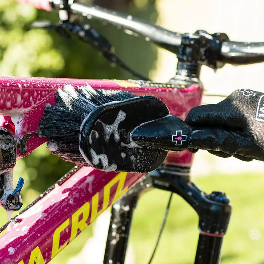 Muc-Off Soft Washing Brush 6 Muc-Off Soft Washing Brush - Image 4