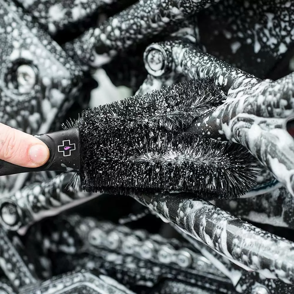 Muc-Off 2 Prong Brush 8 Muc-Off 2 Prong Brush - Image 6