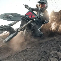 100% Armega Goggles Lightsaber / Clear Lens 13 100% Armega Goggles Lightsaber / Clear Lens -Motorcycle Riding Equipment Store 50700 355 02 action jpg